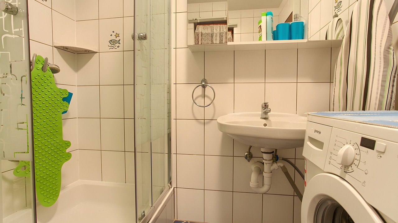 Photo of Bathroom in Porat