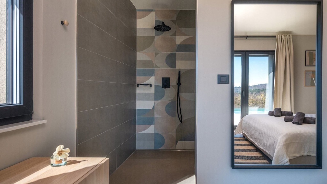 Photo of Bathroom in Hum