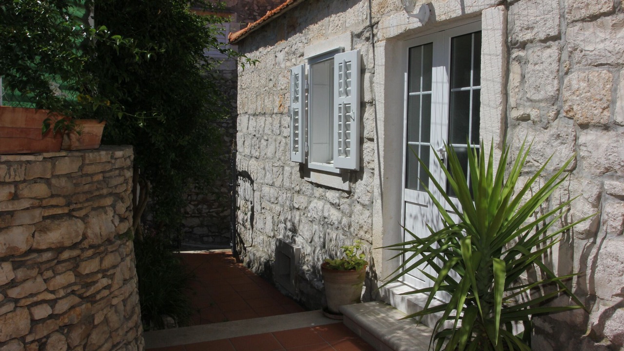 Photo of Outdoor in Sutivan