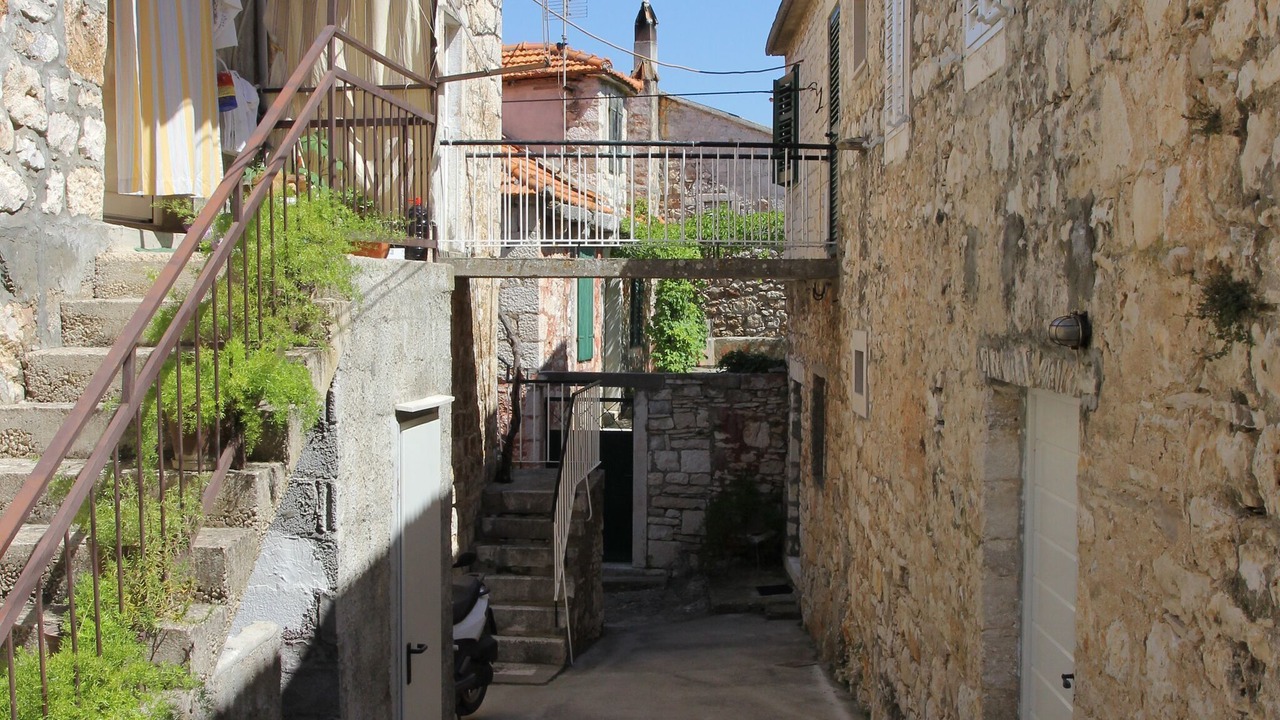 Photo of Outdoor in Sutivan