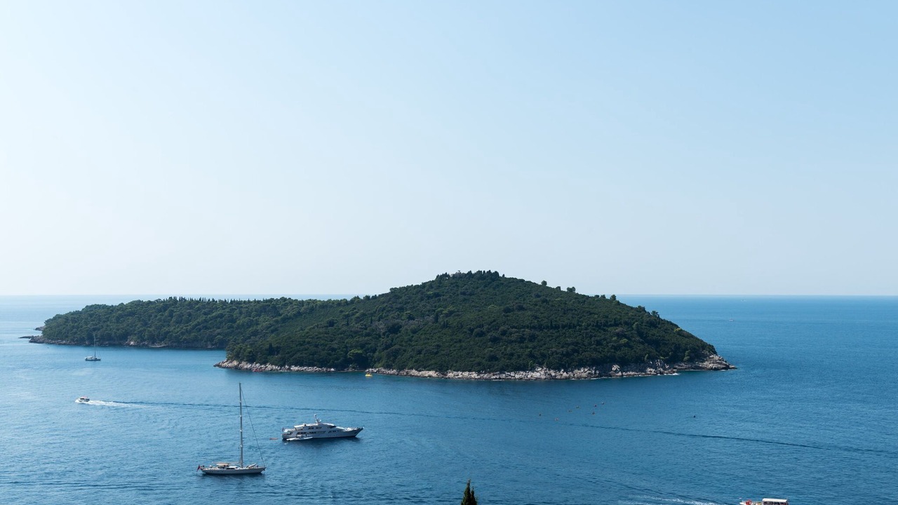 Photo of Others in Ploce