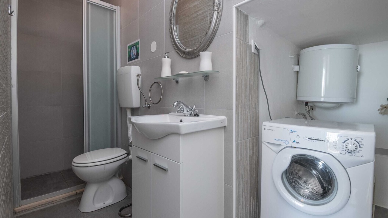 Photo of Bathroom in Gornji Kono