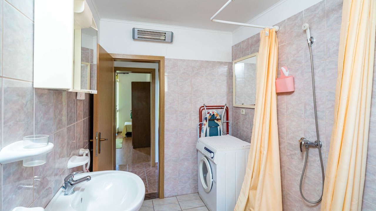 Photo of Bathroom in Lovorno