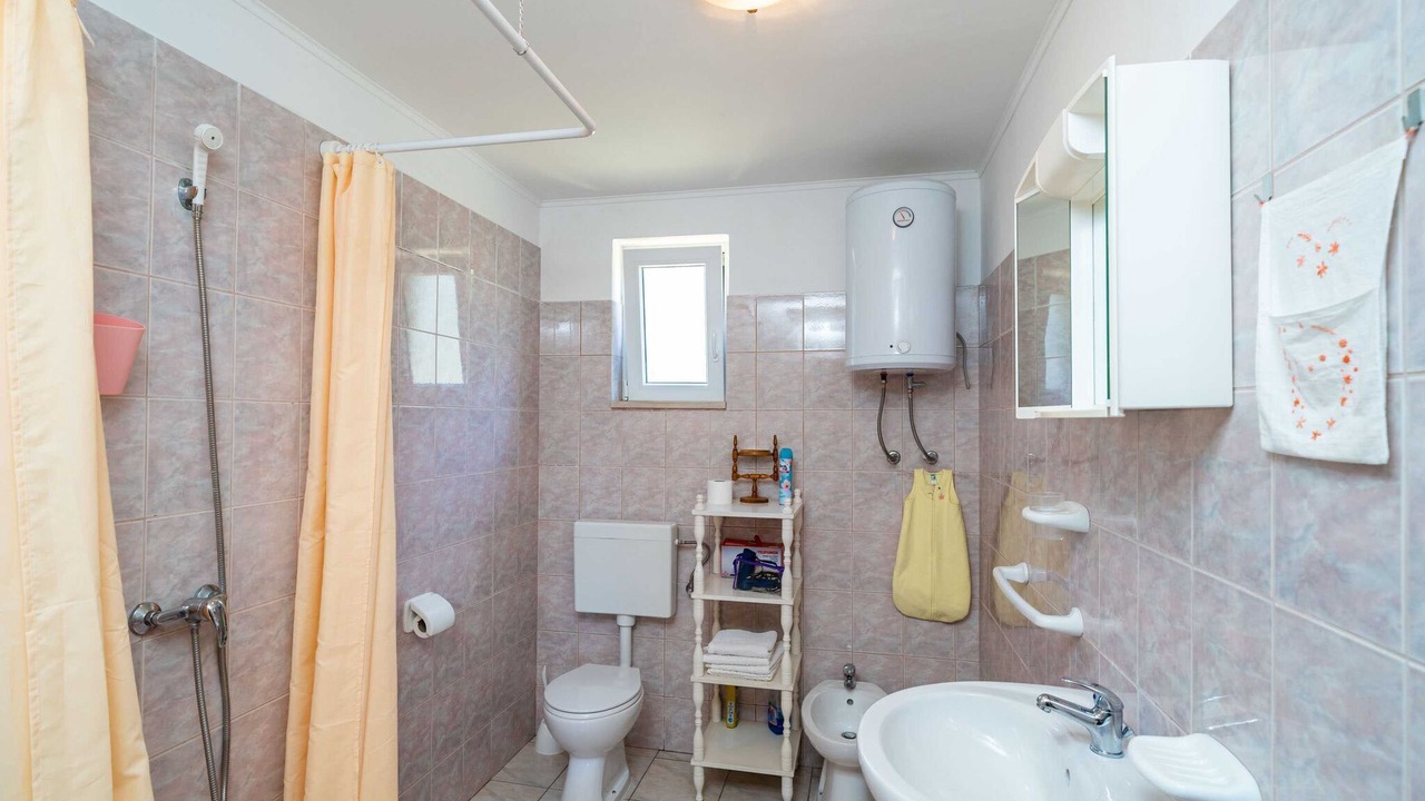 Photo of Bathroom in Lovorno