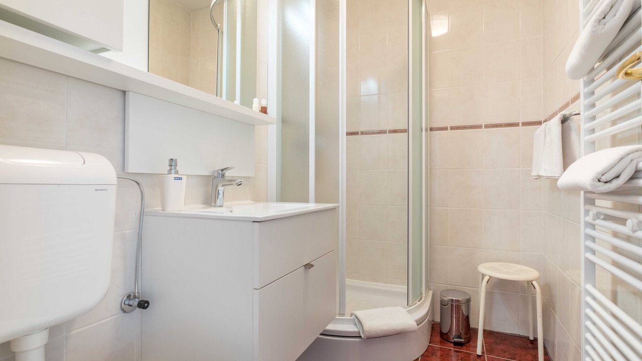 Photo of Bathroom in Plat