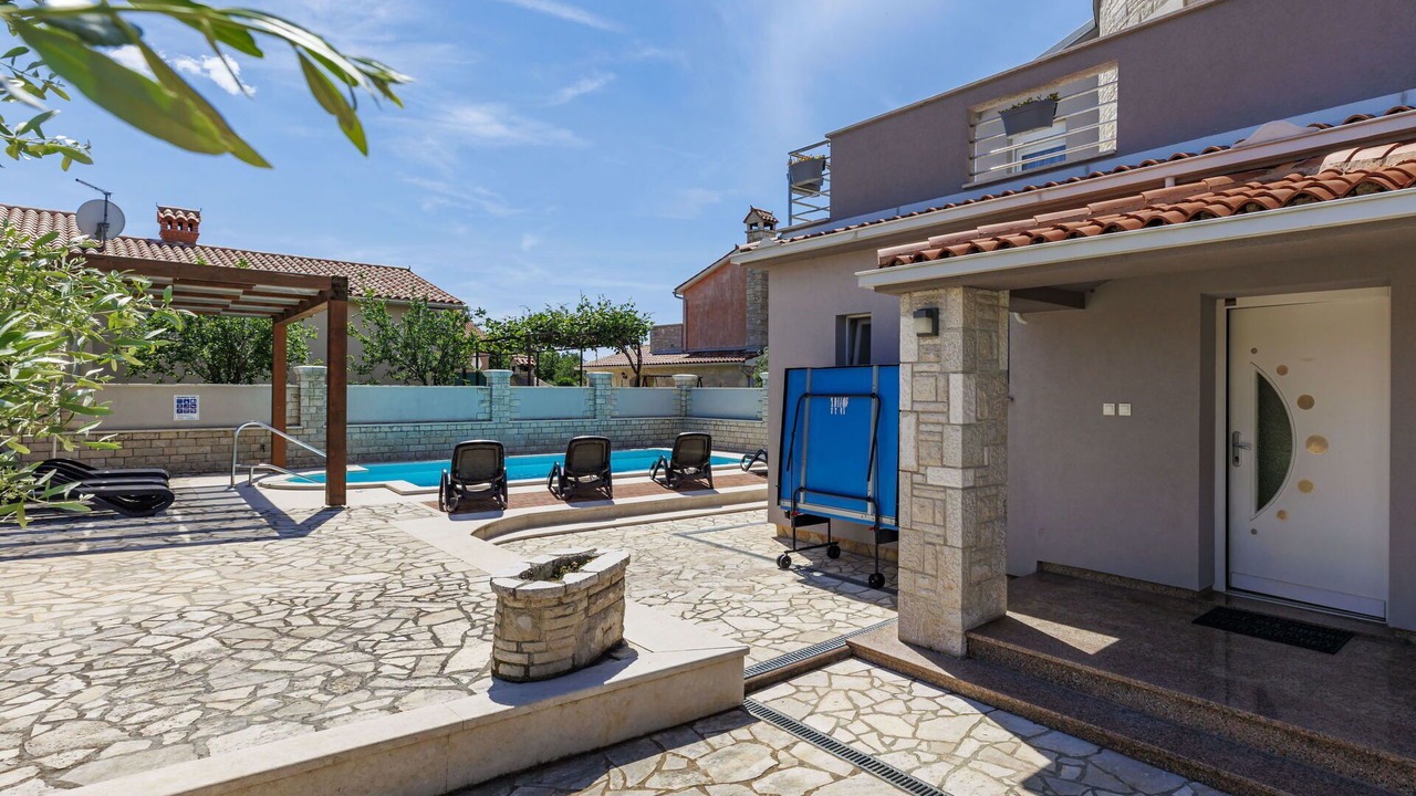 Photo of Outdoor in Gajana