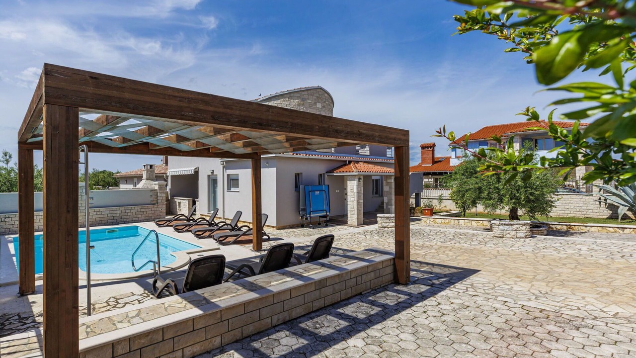 Photo of Outdoor in Gajana