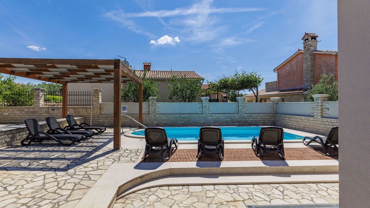 Photo of Outdoor in Gajana