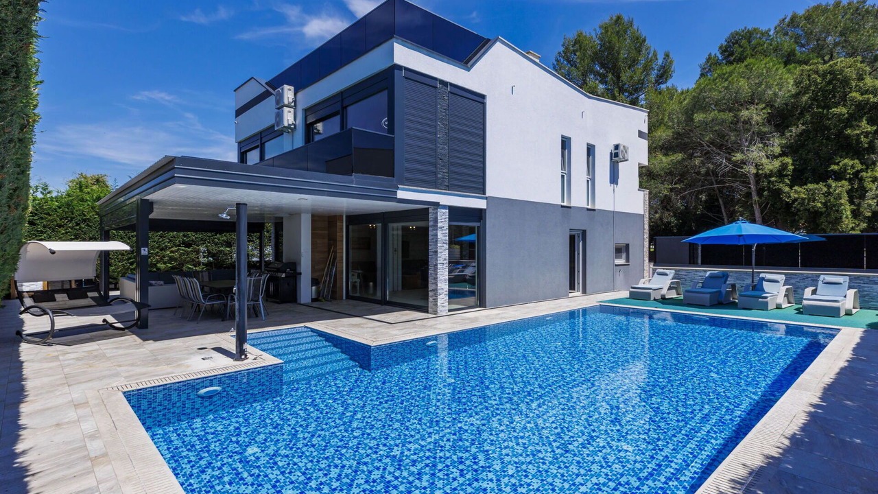 Photo of Outdoor in Valbandon