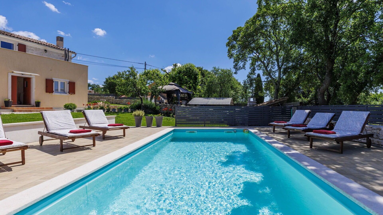 Photo of Outdoor in Golas