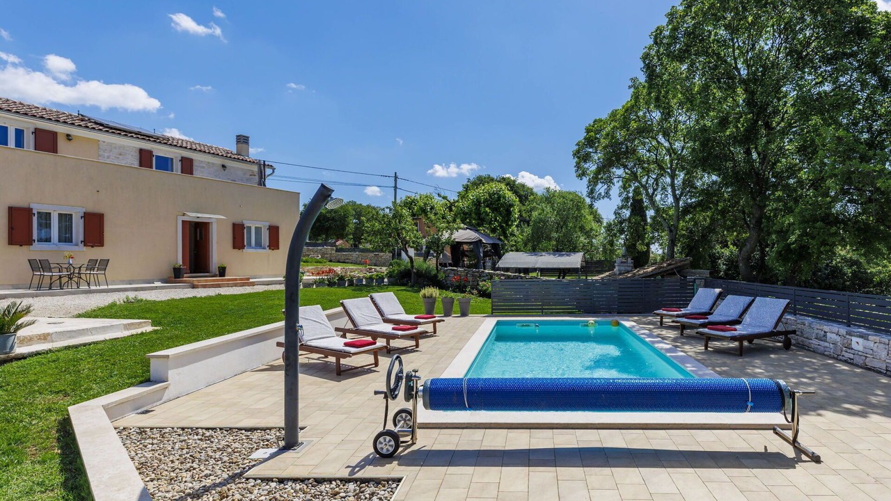 Photo of Outdoor in Golas