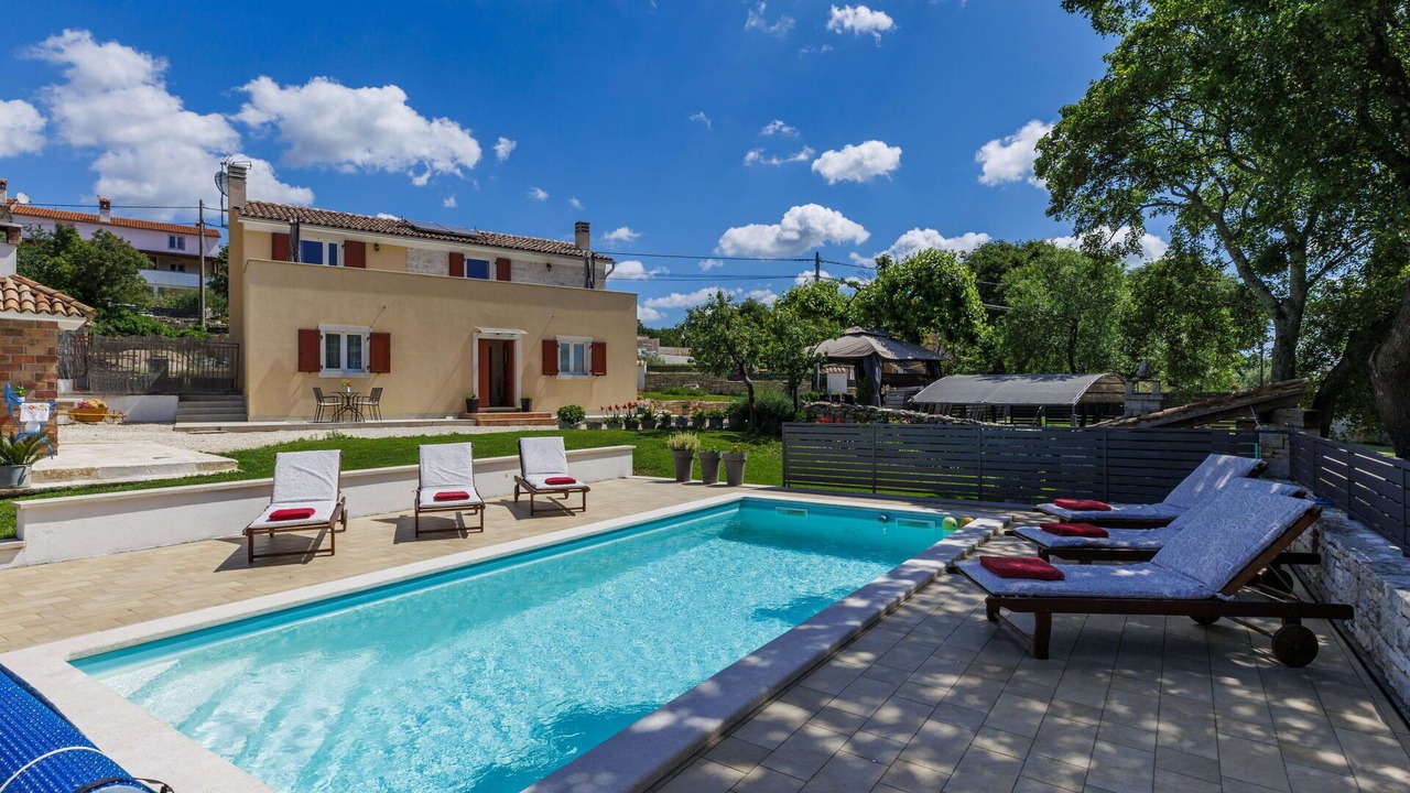 Photo of Outdoor in Golas
