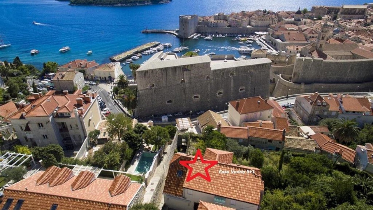 Photo of Others in Ploce