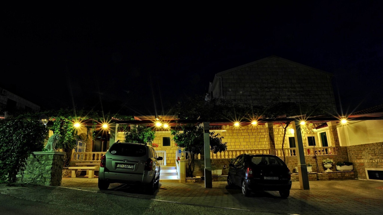 Photo of Outdoor in Sutivan