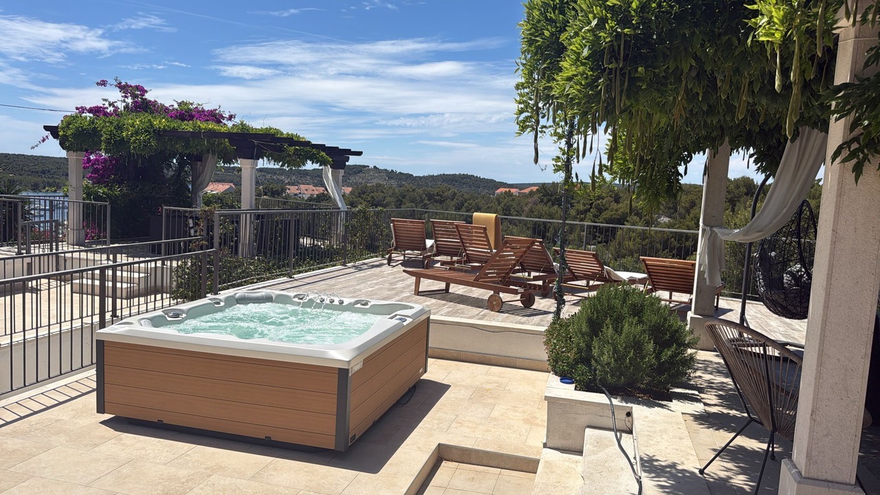 Photo of Patio Balcony in Cove Makarac (Milna)
