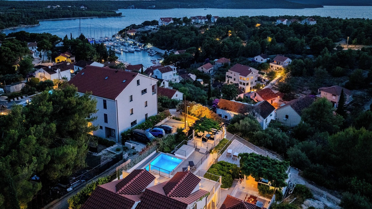 Photo of Outdoor in Cove Makarac (Milna)