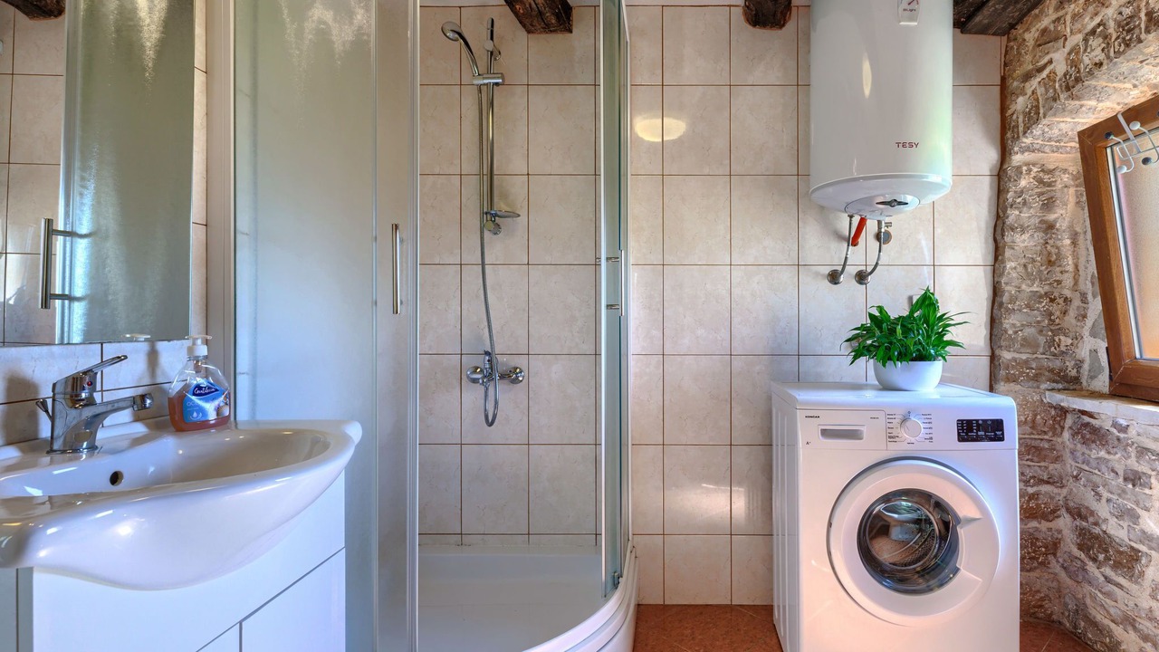 Photo of Bathroom in Jezenj