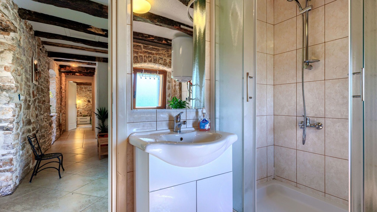 Photo of Bathroom in Jezenj