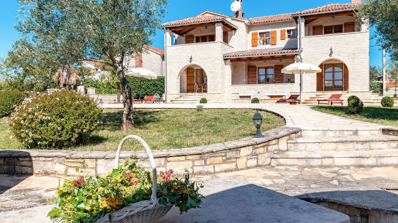 Photo of Patio Balcony in Stifanici