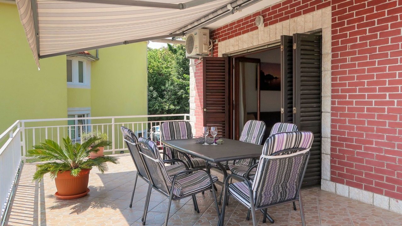 Photo of Others in Opric