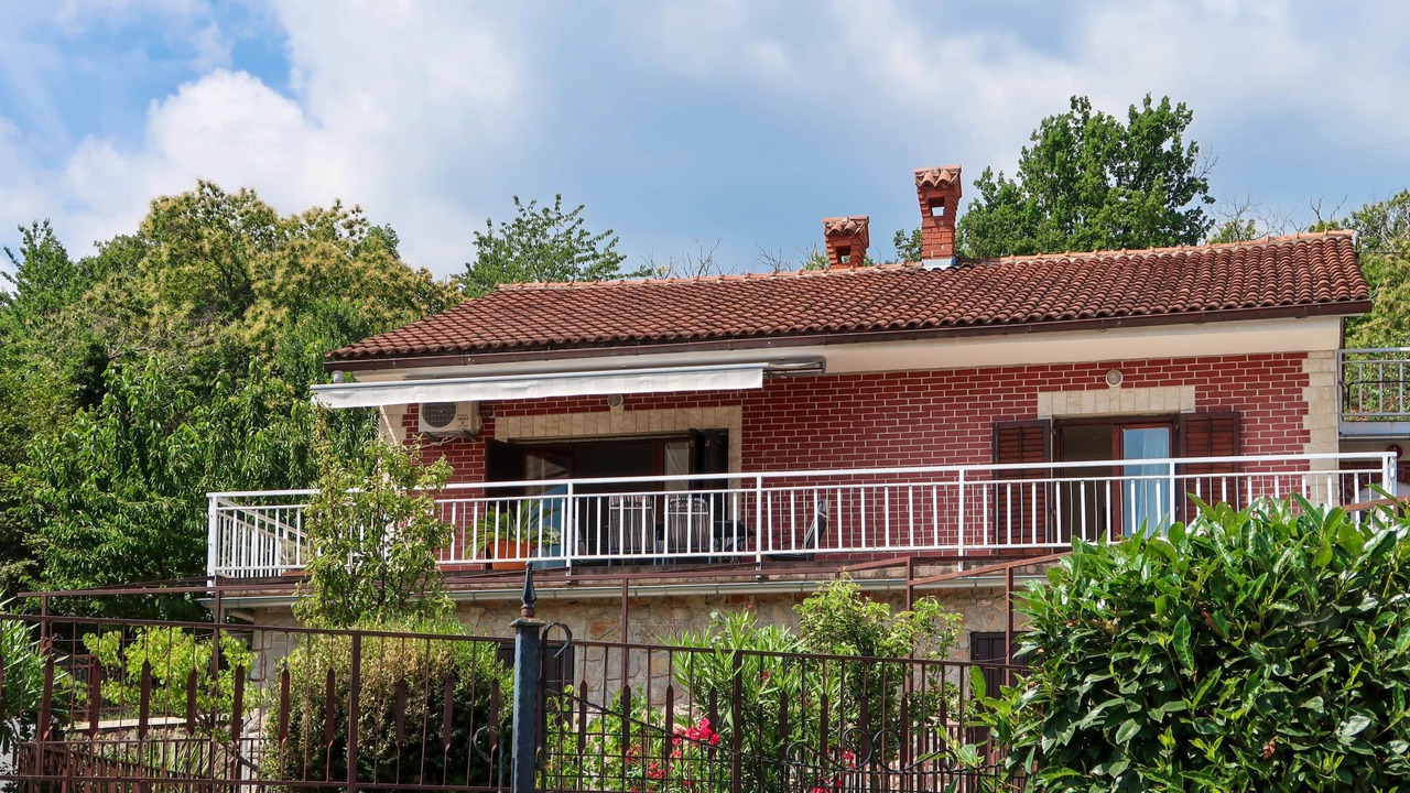 Photo of Others in Opric