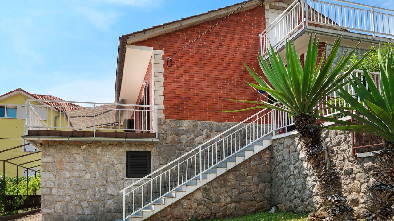 Photo of Others in Opric