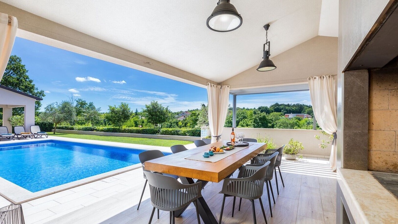 Photo of Outdoor in Lindar
