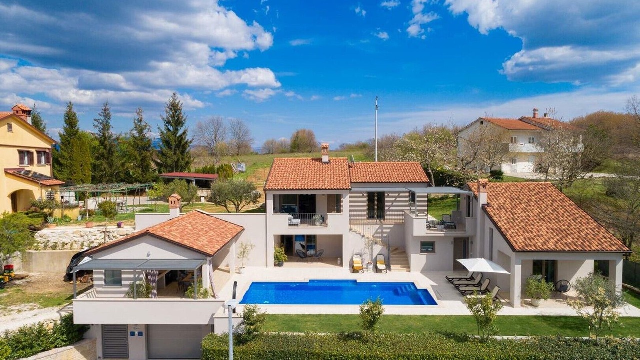 Photo of Outdoor in Lindar