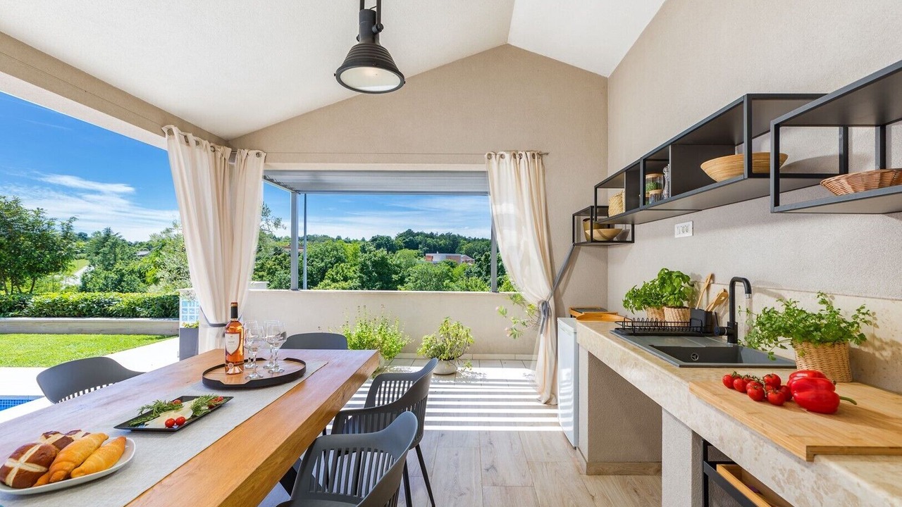 Photo of Outdoor in Lindar