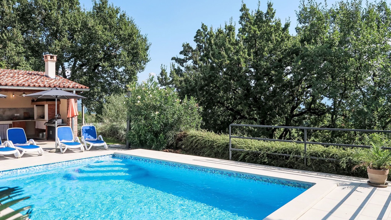 Photo of Outdoor in Pican