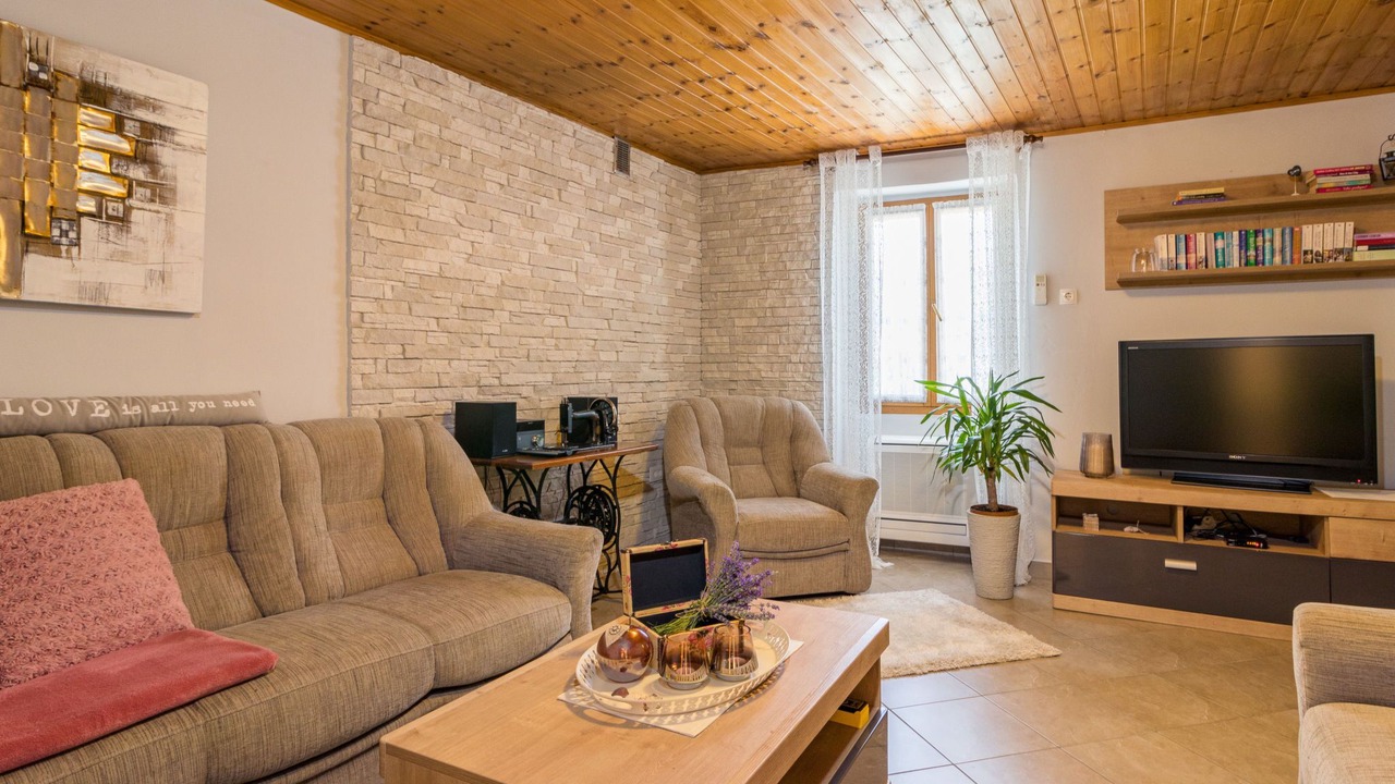 Photo of Livingroom in Pican