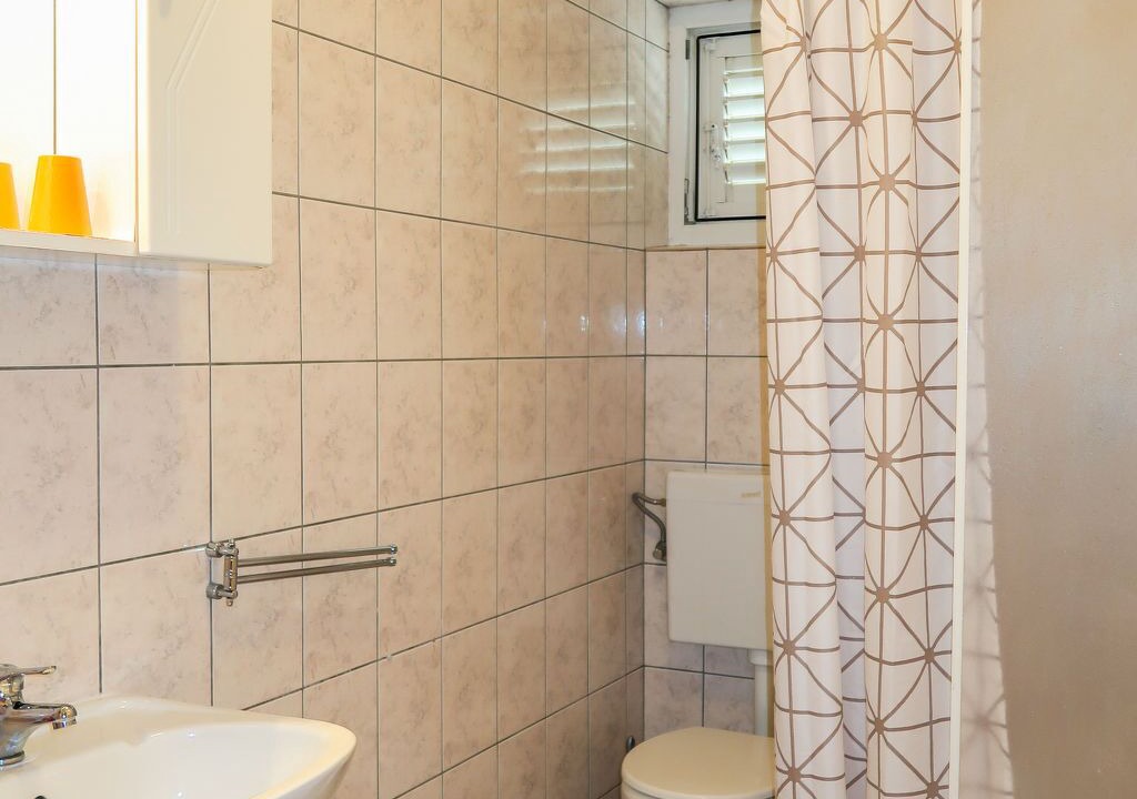 Photo of Bathroom in Cove Basina (Jelsa)