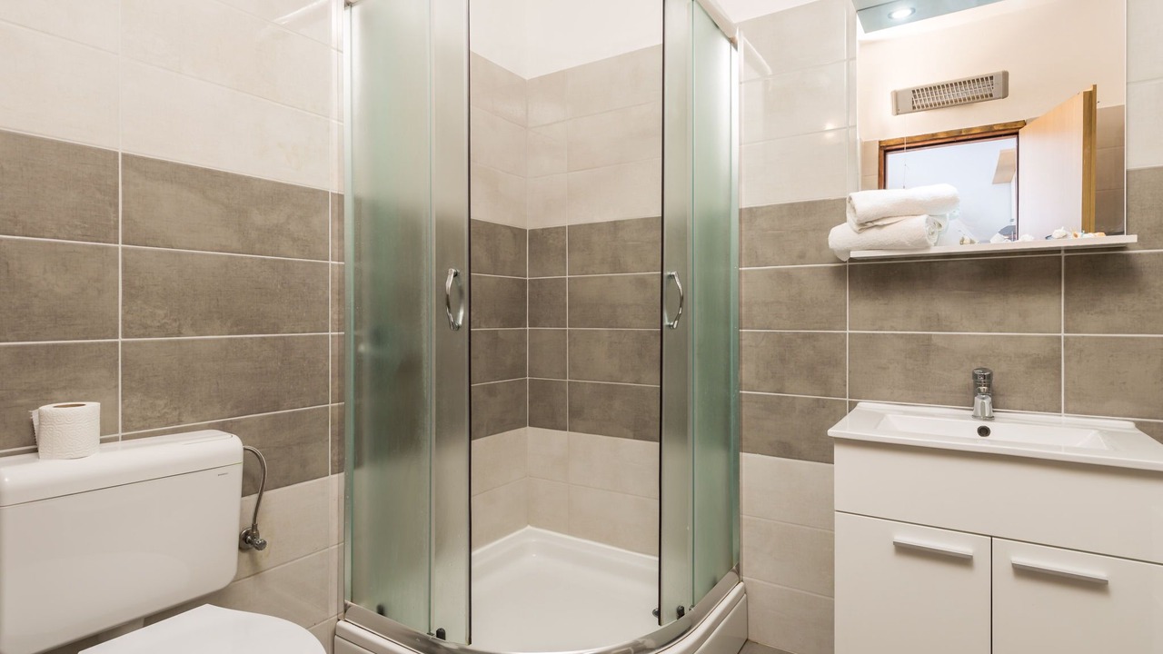 Photo of Bathroom in Vratarusa