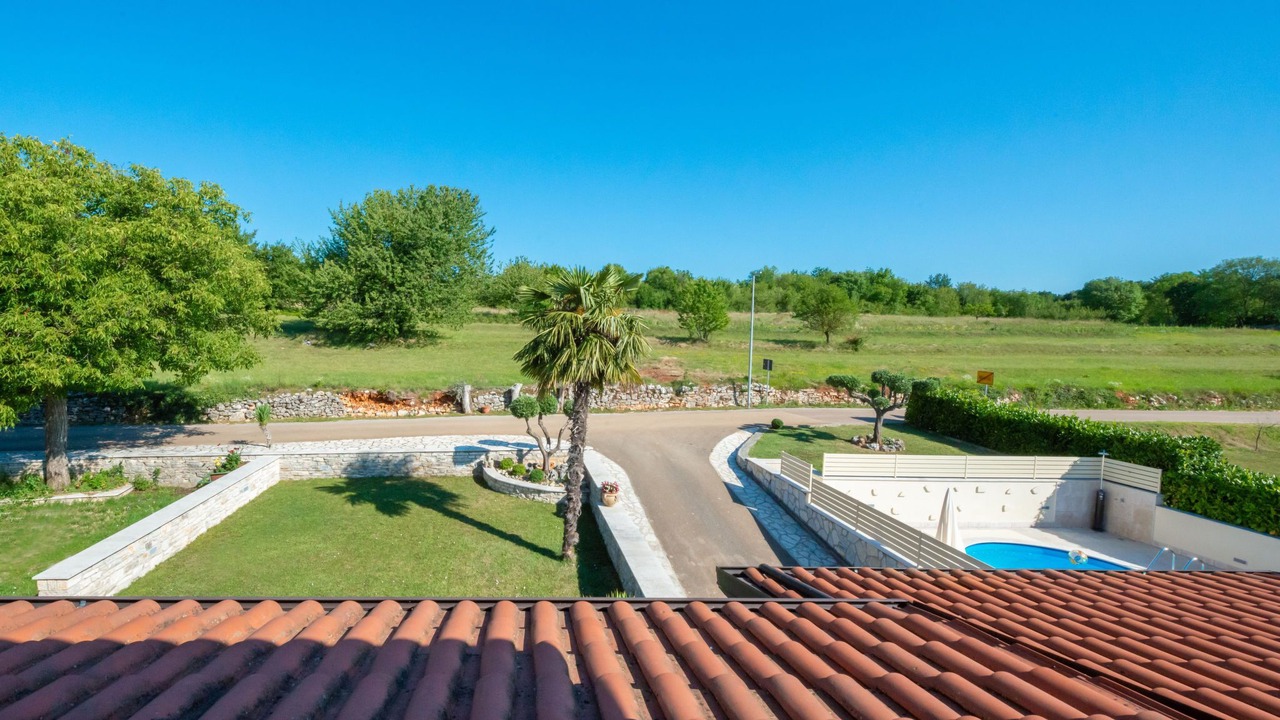 Photo of Outdoor in Tinjan