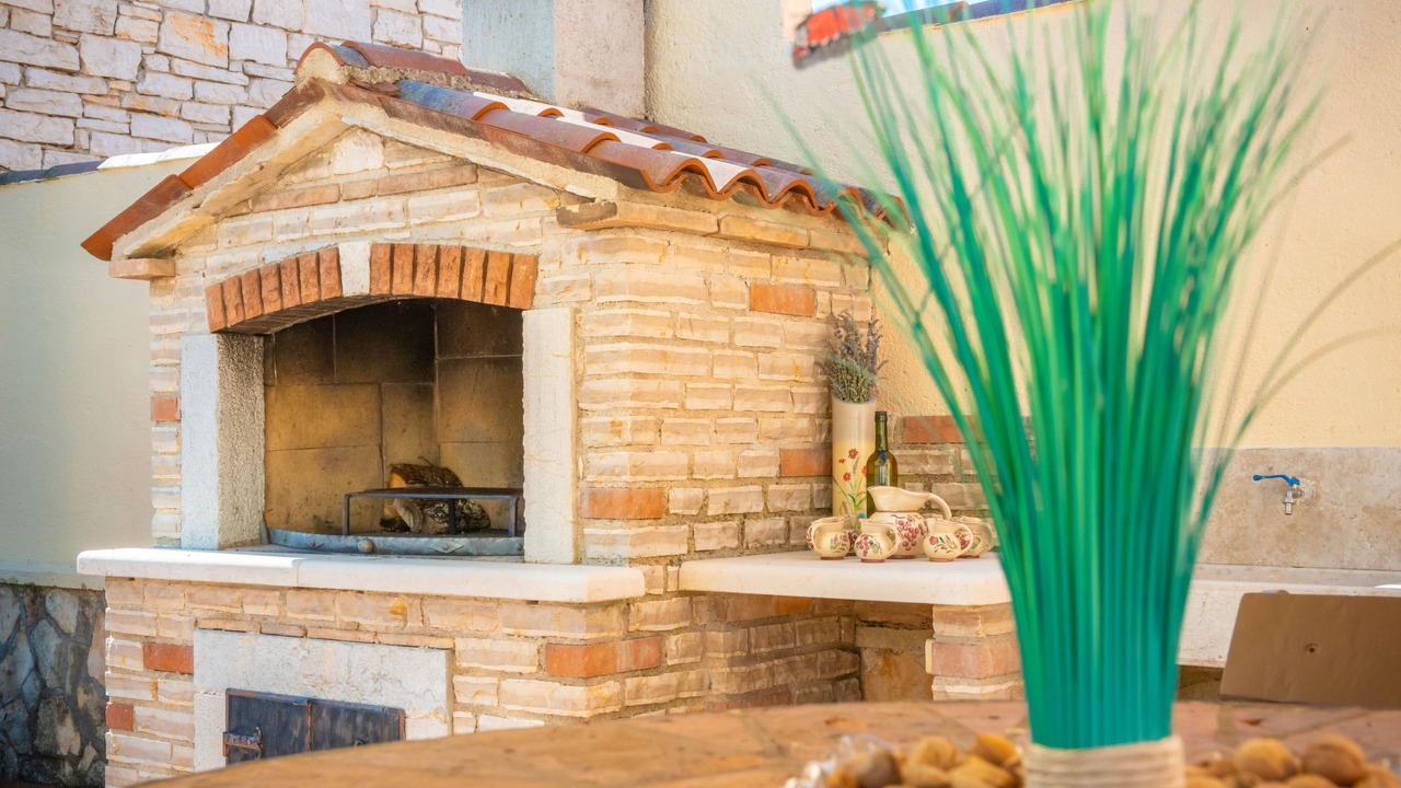 Photo of Outdoor in Tinjan