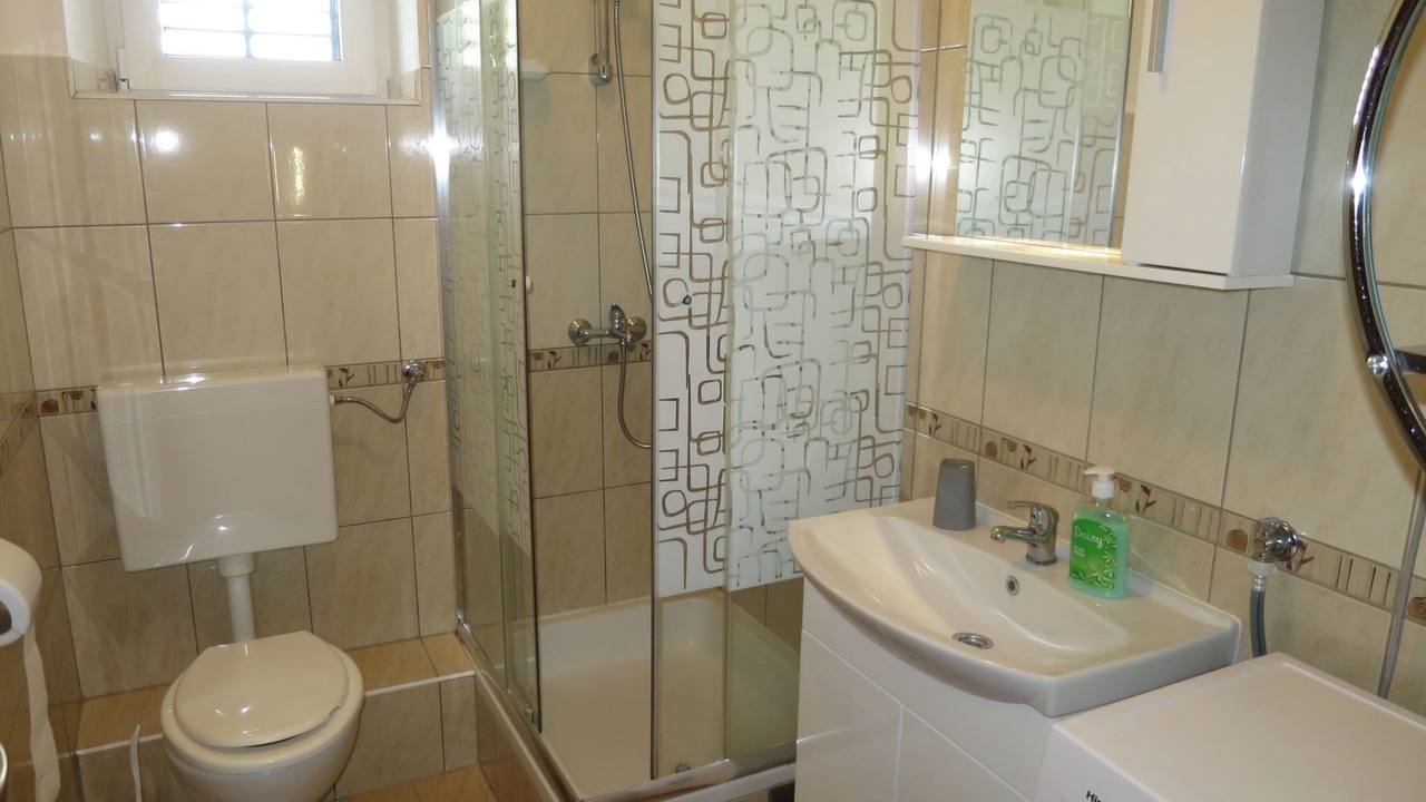 Photo of Bathroom in Seline