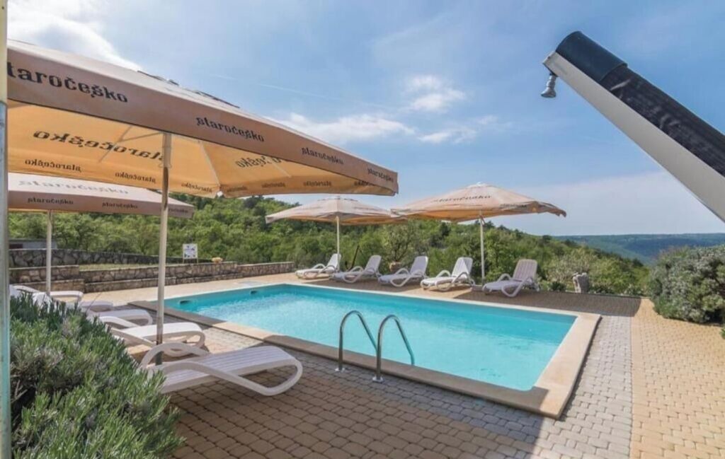 Photo of Outdoor in Rogocana