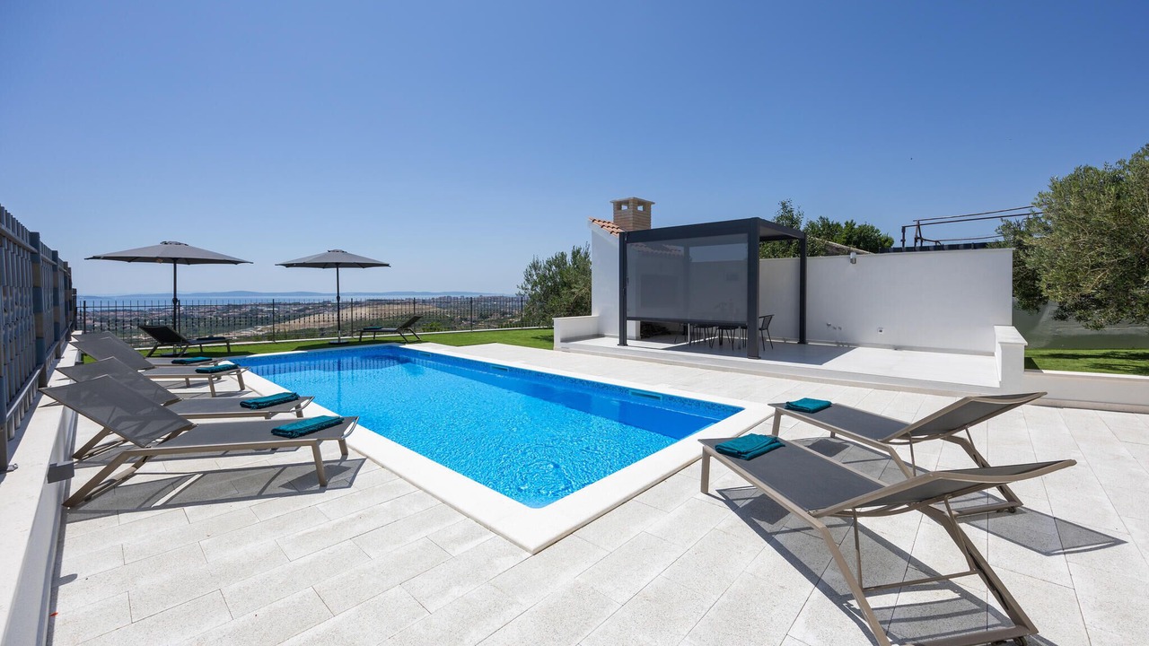 Photo of Outdoor in Mravince