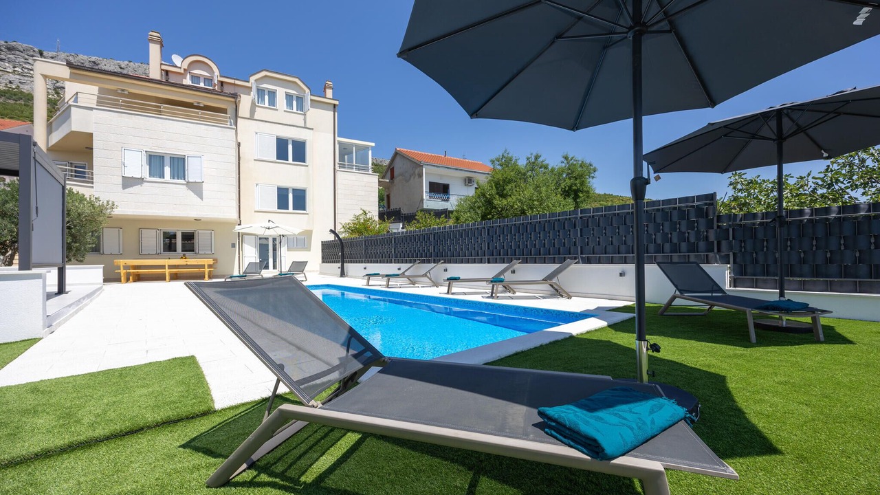 Photo of Outdoor in Mravince