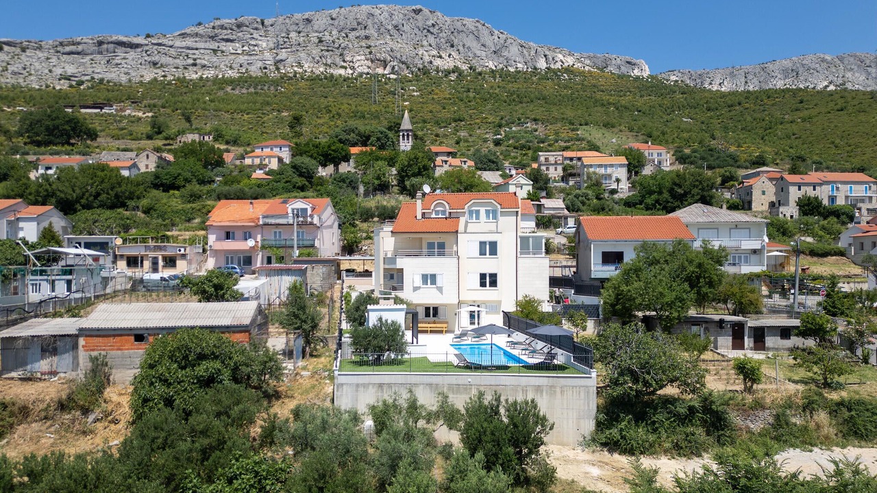 Photo of Others in Mravince