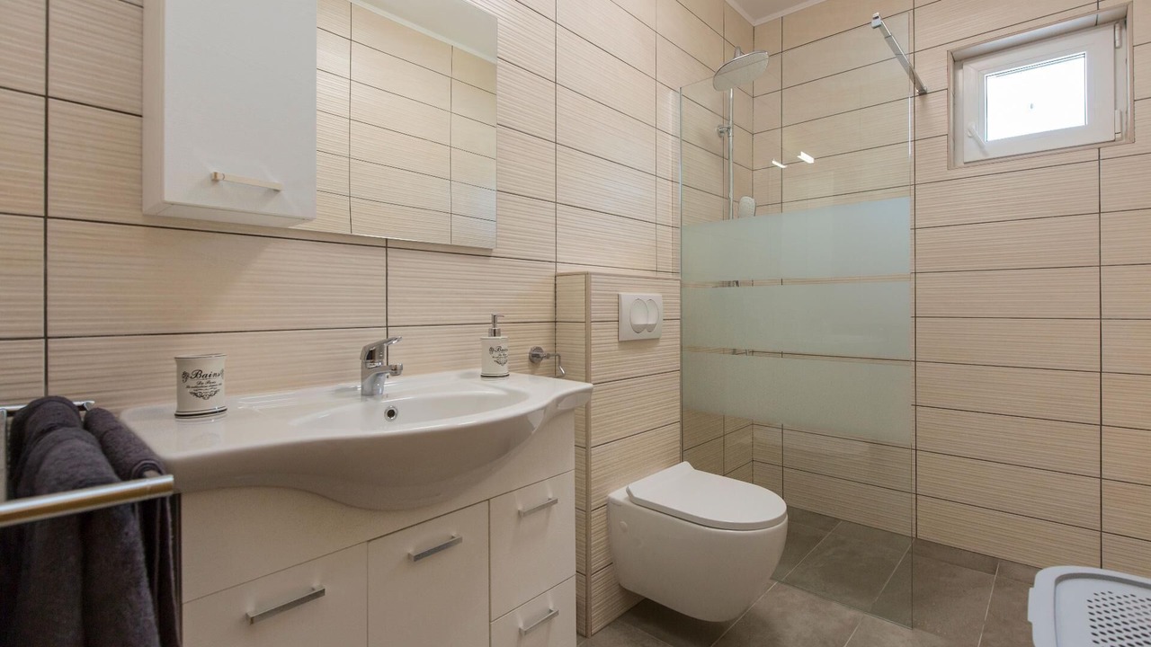 Photo of Bathroom in Topid