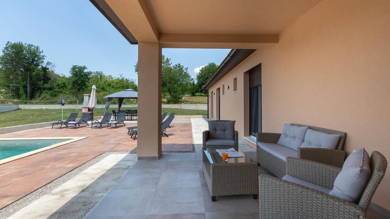 Photo of Patio Balcony in Topid
