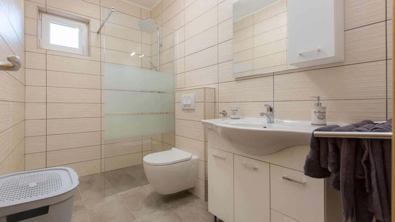 Photo of Bathroom in Topid