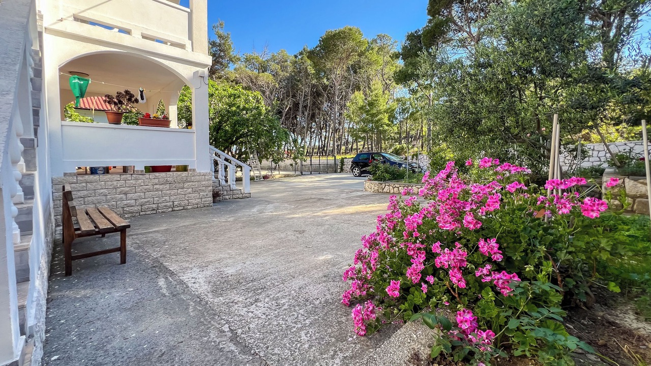 Photo of Outdoor in Mundanije