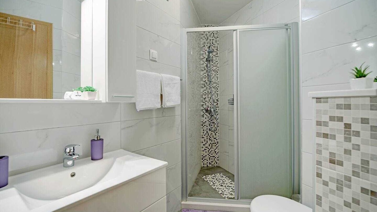 Photo of Bathroom in Pile