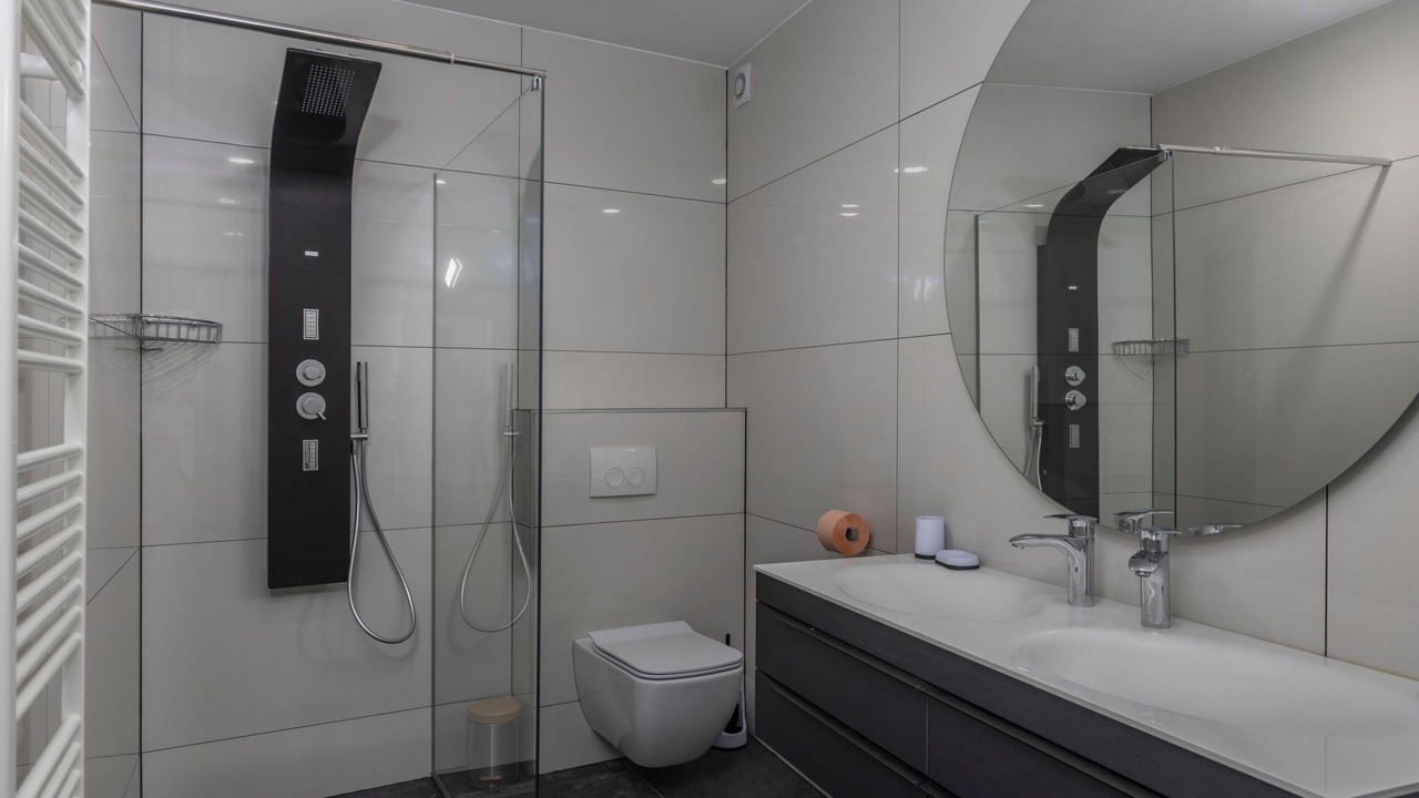 Photo of Bathroom in Obrs