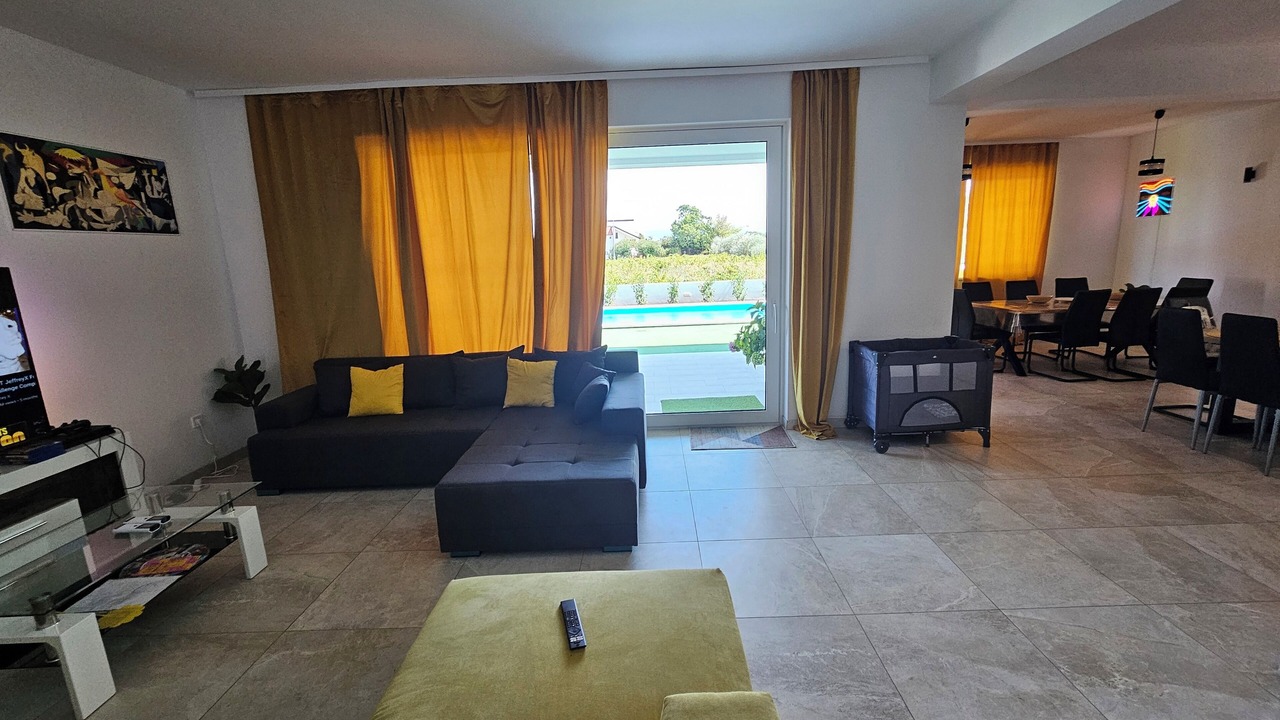 Photo of Livingroom in Blace