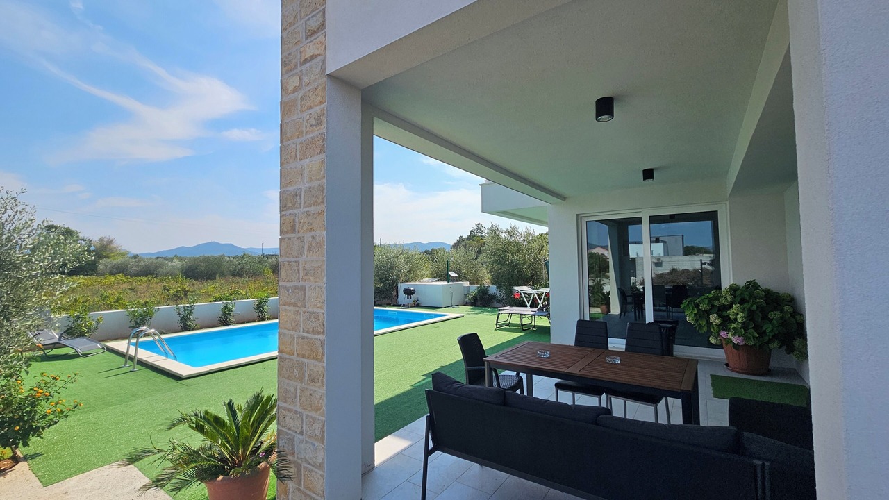 Photo of Outdoor in Blace