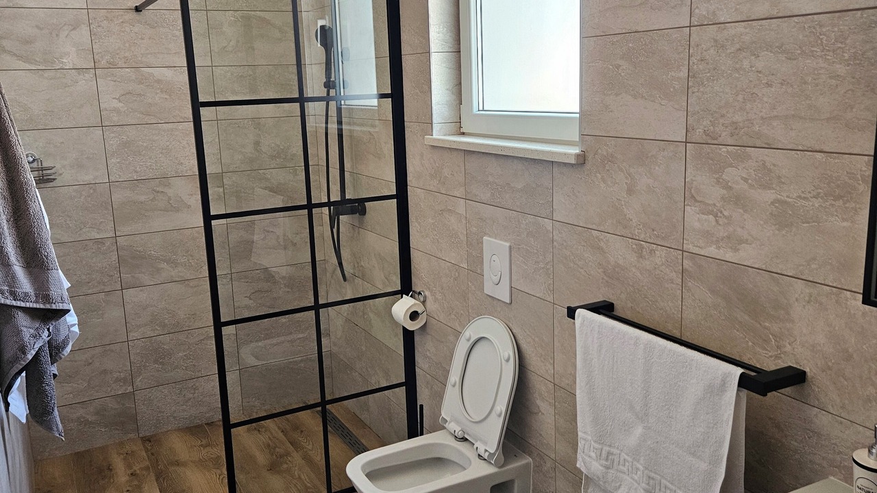 Photo of Bathroom in Blace