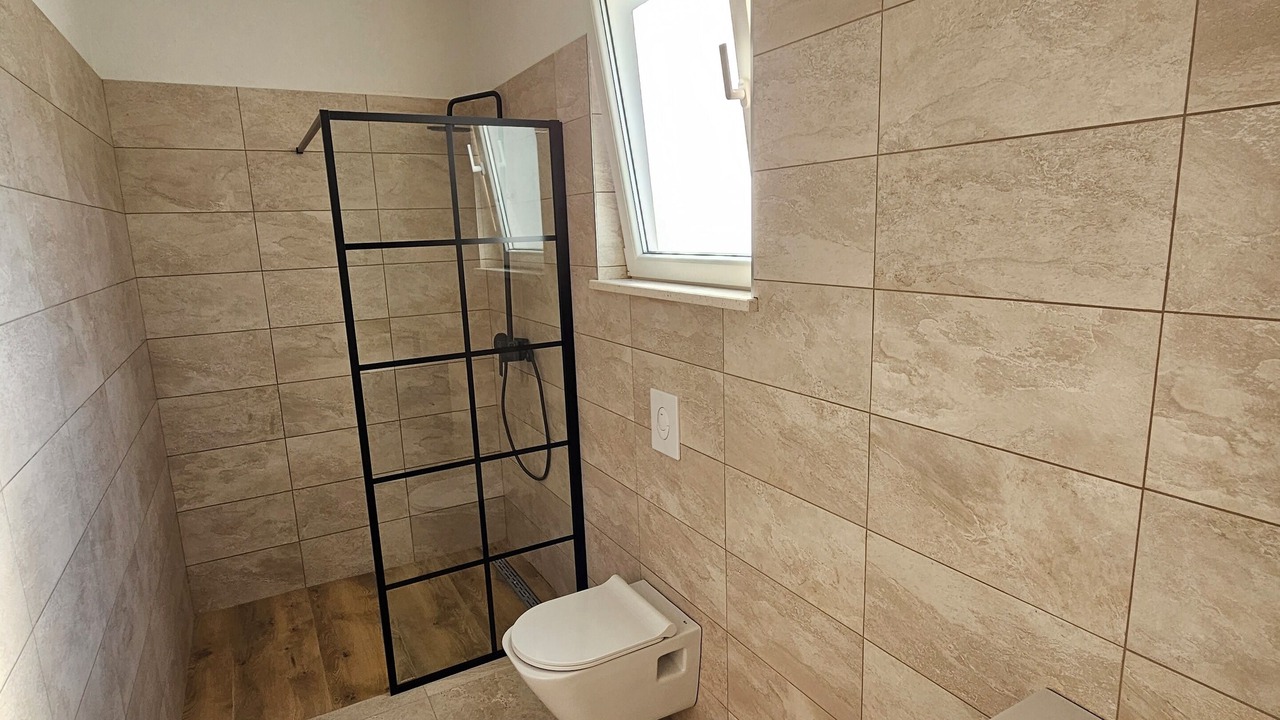 Photo of Bathroom in Blace